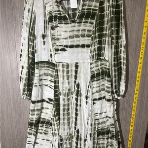 Soft Surroundings Green and White  V-neck and long sleeves. Maxi Dress